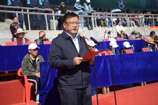 NBA官方发布视频：杰伦·布朗在场地热身